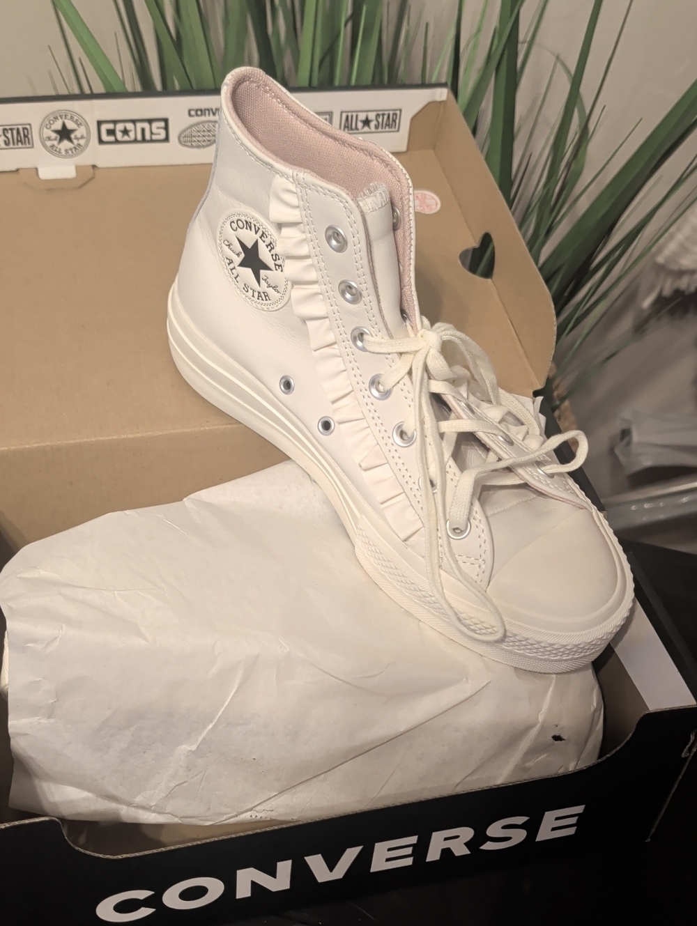 New In Box.   Converse Size 8.  Awesome.